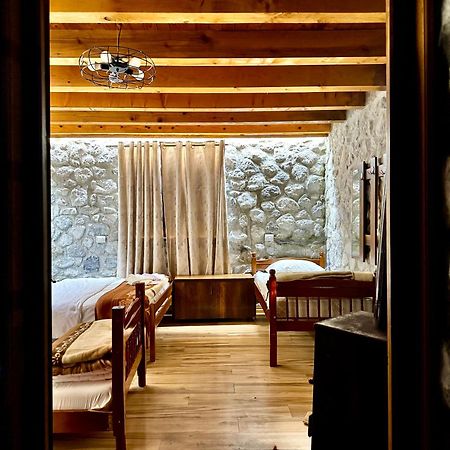 Krojet E Rrogamit Valbona Esterno foto