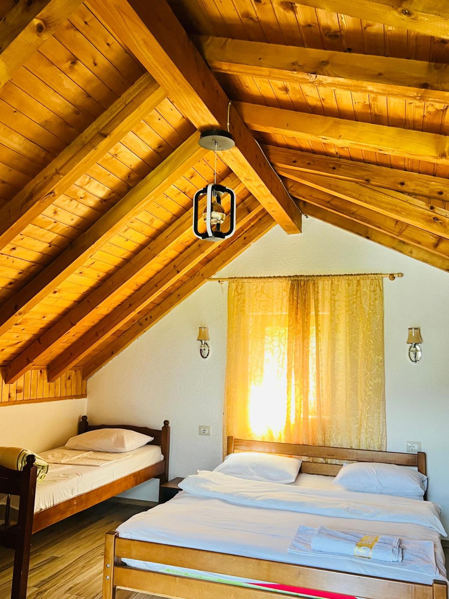 Krojet E Rrogamit Valbona Esterno foto