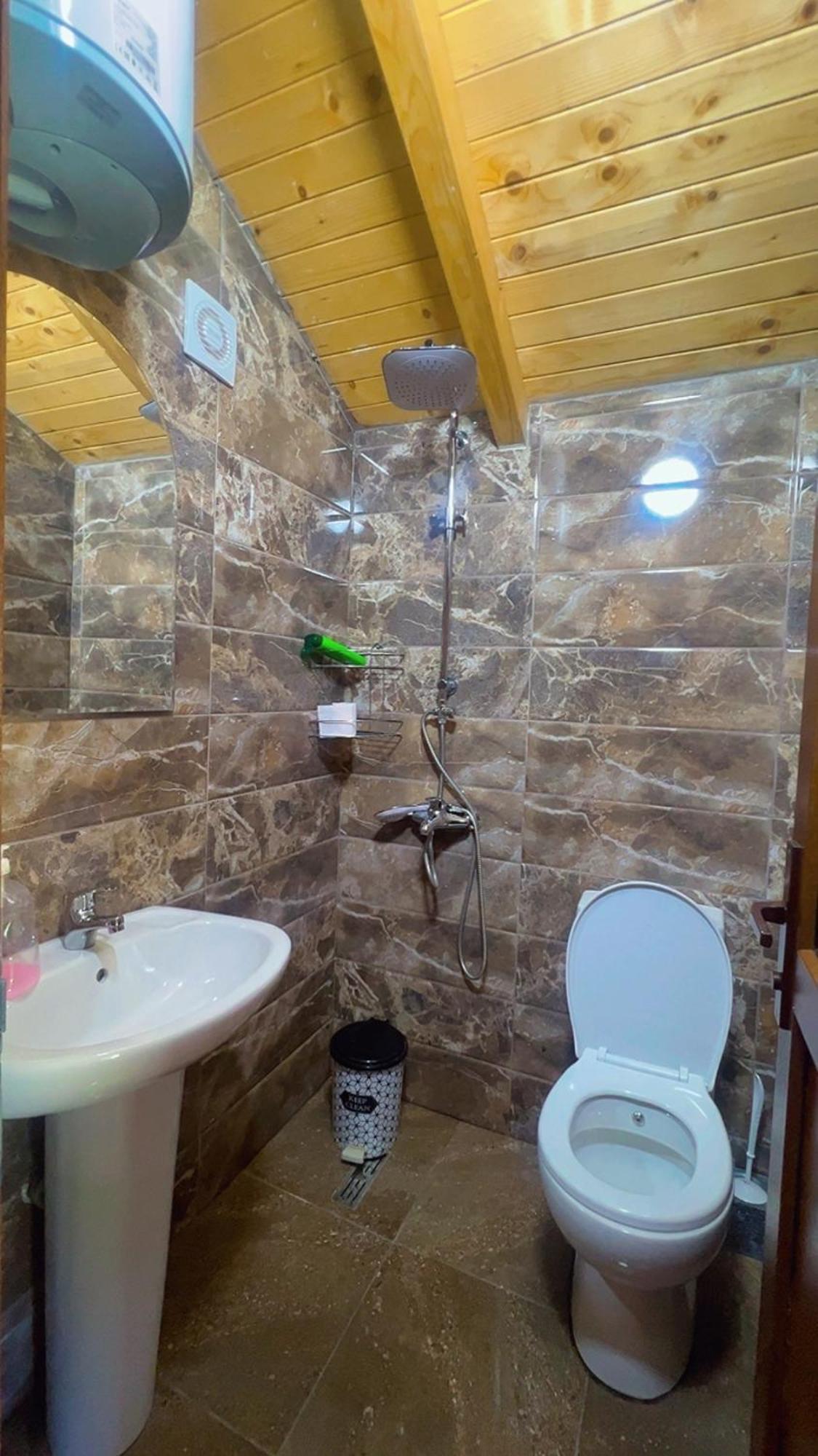 Krojet E Rrogamit Valbona Esterno foto
