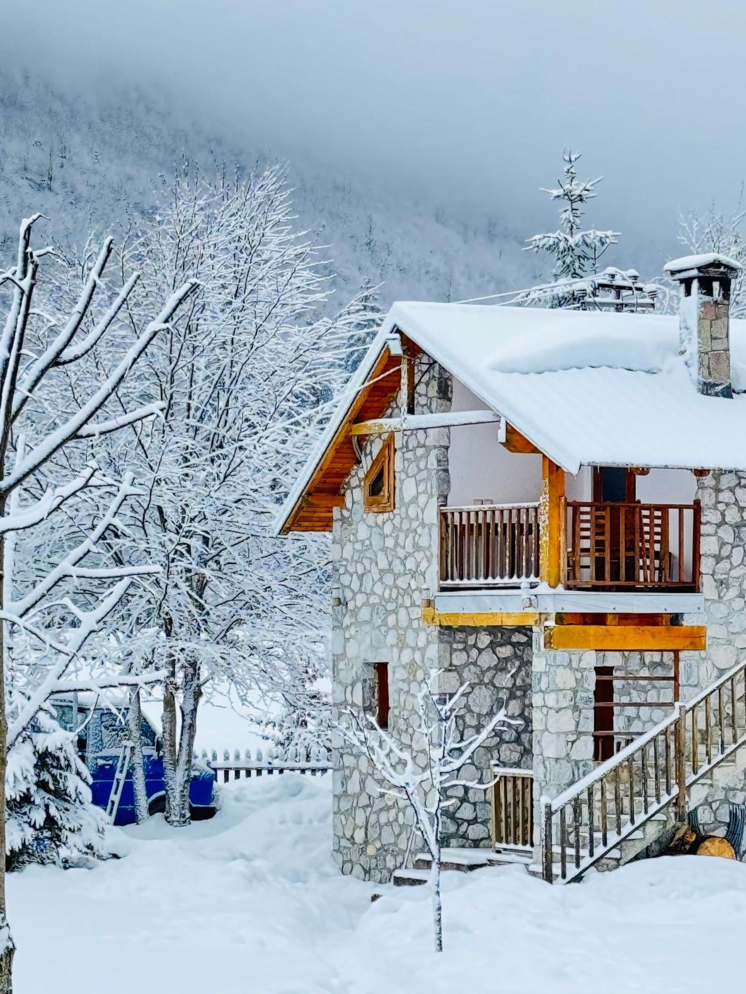 Krojet E Rrogamit Valbona Esterno foto