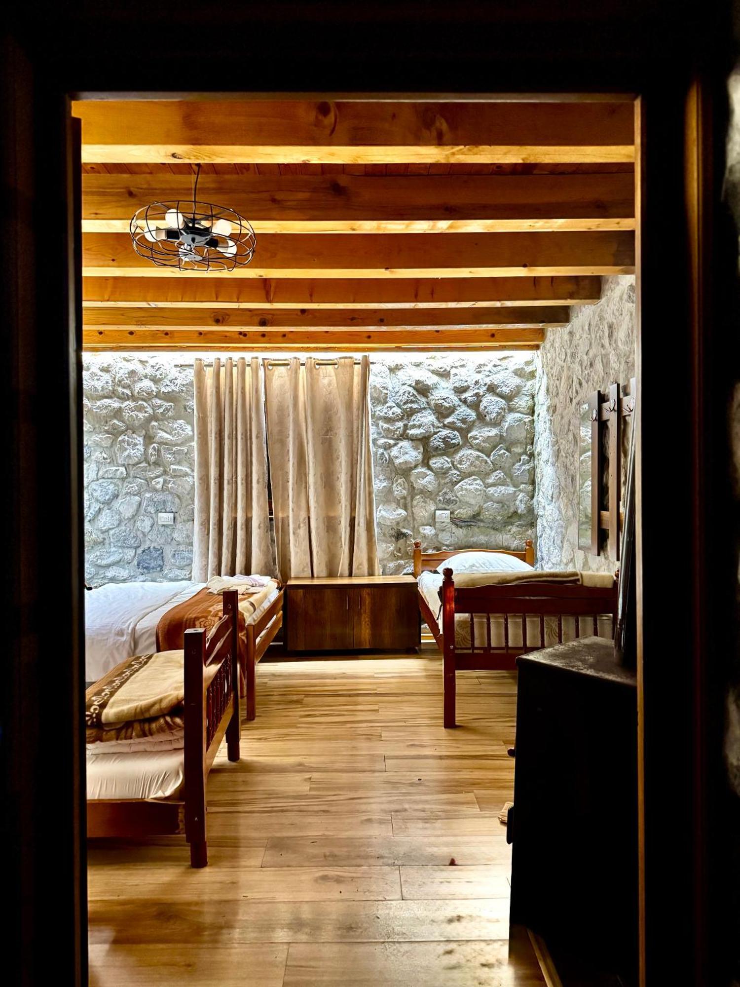 Krojet E Rrogamit Valbona Esterno foto