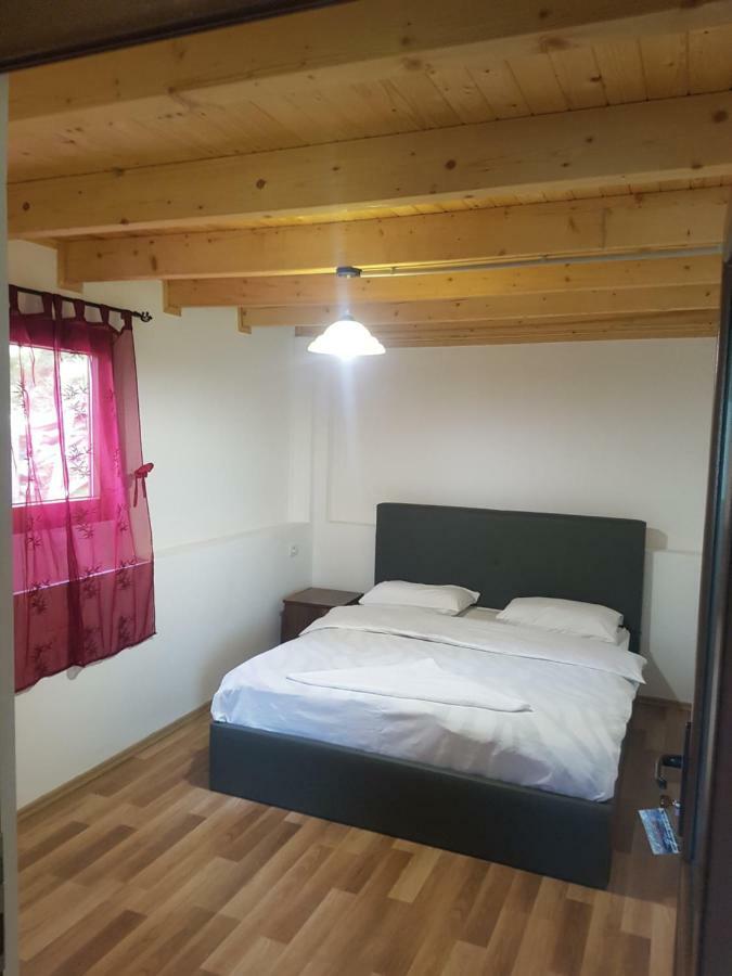 Krojet E Rrogamit Valbona Esterno foto